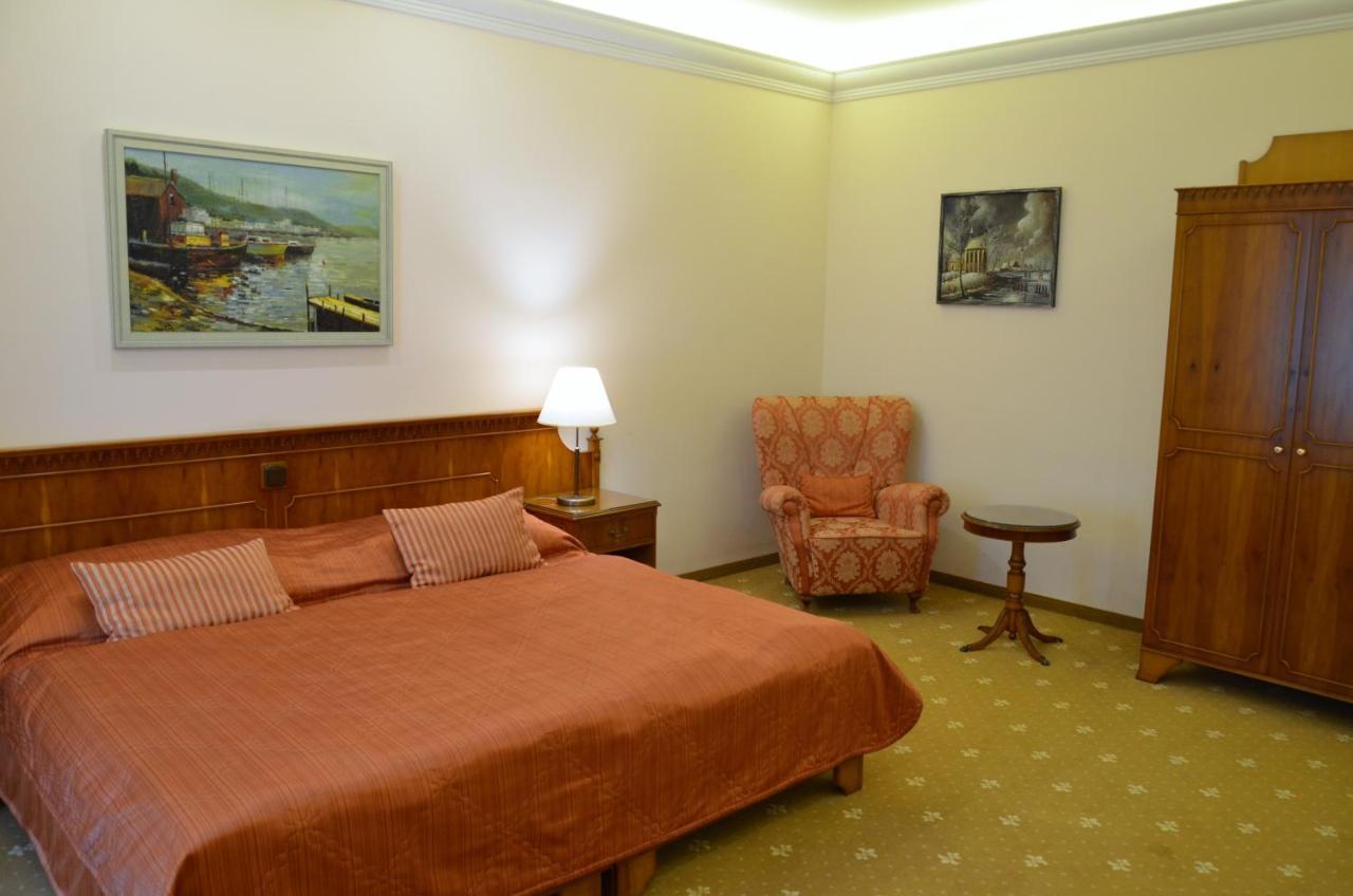 Bristol Kralovska Vila Карлови Вари Екстериор снимка