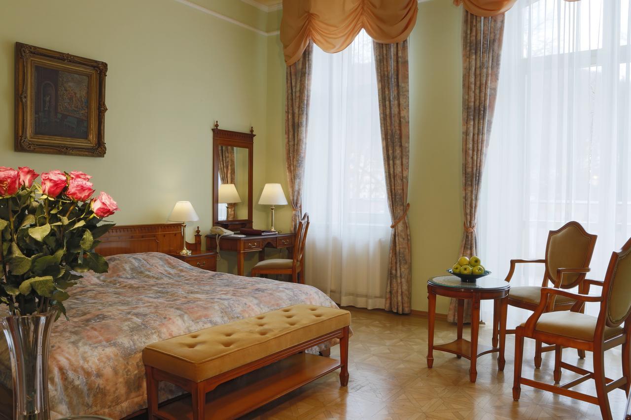 Bristol Kralovska Vila Карлови Вари Екстериор снимка