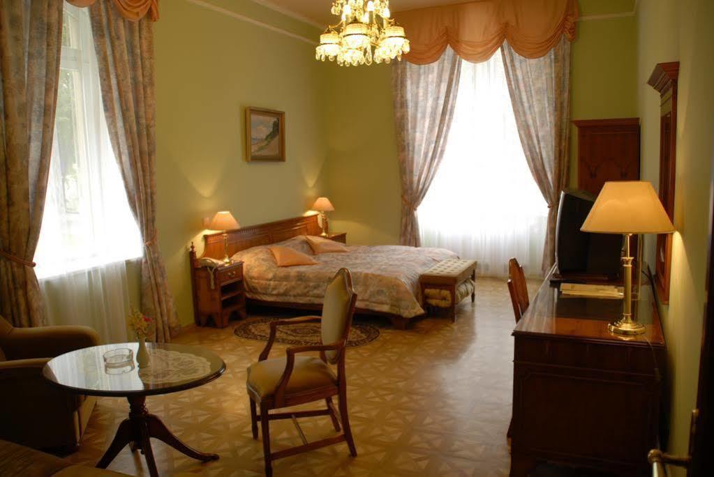 Bristol Kralovska Vila Карлови Вари Екстериор снимка